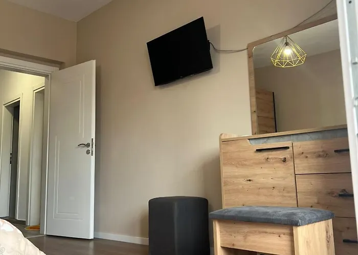 Luxury House * 티라나